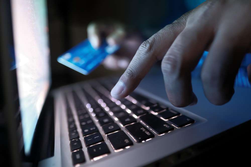 El phishing es una de las ciberestafas más comunes y consiste en proporcionar datos a través de enlaces en correos electrónicos