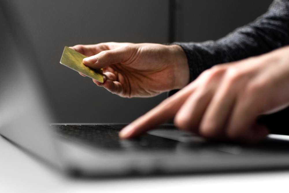 No compartas tu información personal con terceras personas